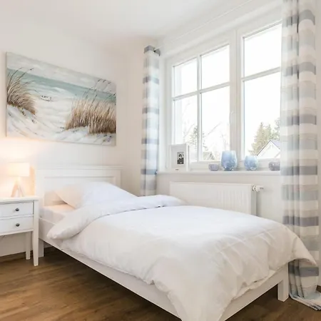 Schulstr_28 _haus Helle Brise_ * Zingst